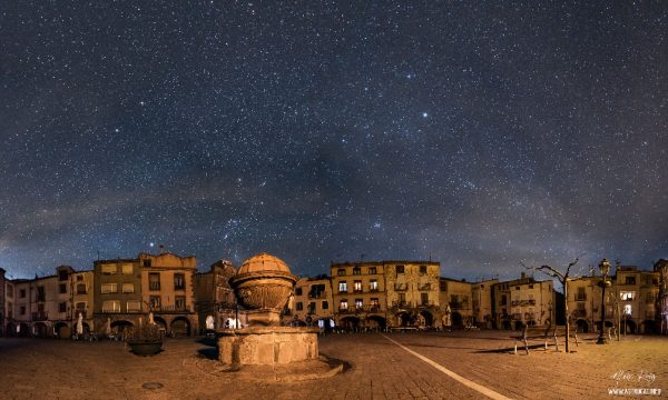 Plaça Major de Prades, a dark night