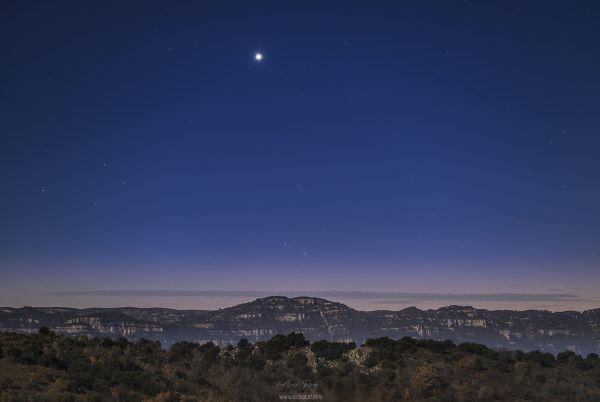 C/2021 A1 Leonard comet over Montsant