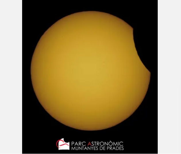 LA VANGUARDIA: L’eclipsi solar del 2026 obre un càsting i reserves pel cel de Prades i de Montsant